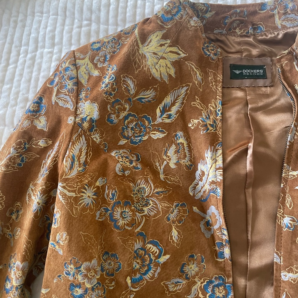 GORGEOUS floral suede coat - Picture 7 of 9